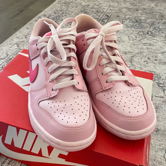PINK NIKE DUNK LOW - Picture 4 of 6